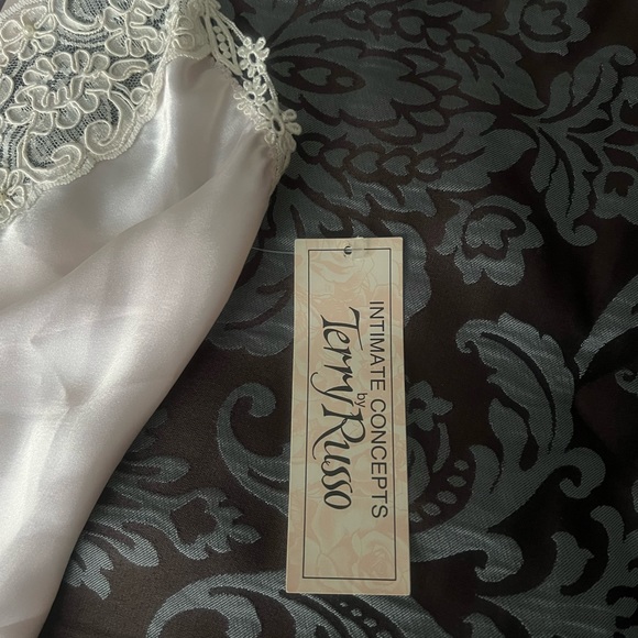 NWT 💗 Pink Silky sleepwear with Robe - Made in USA - Picture 14 of 16